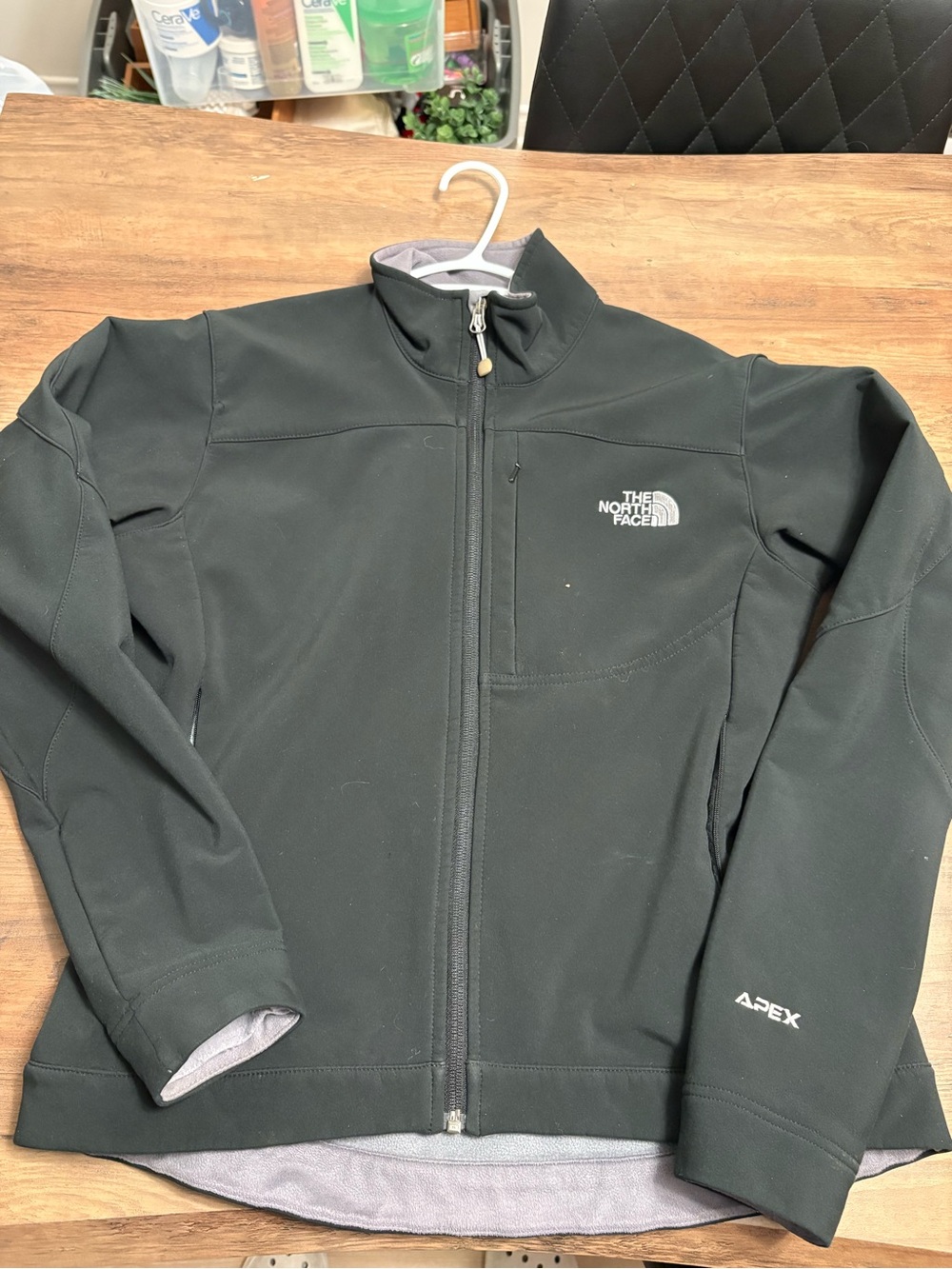 The North Face Women!s Black Apex Softshell Jacket